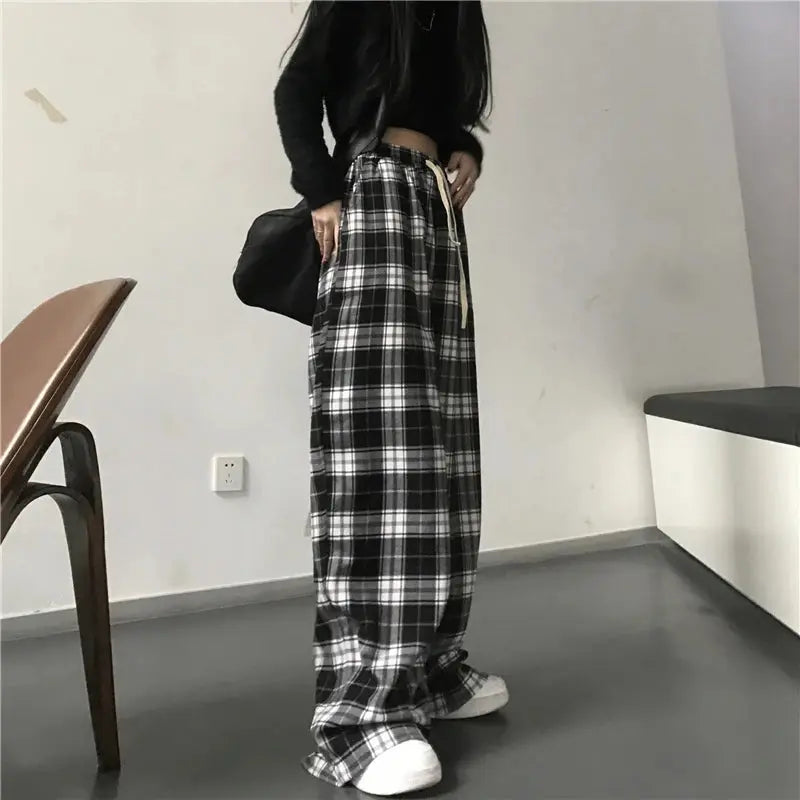 Oversize Women Sweatpants Fashion Black Plaid Casual Pants Baggy Elastic Waist Pockets Student Unisex Hip Hop Loose Trousers Halalzen UK