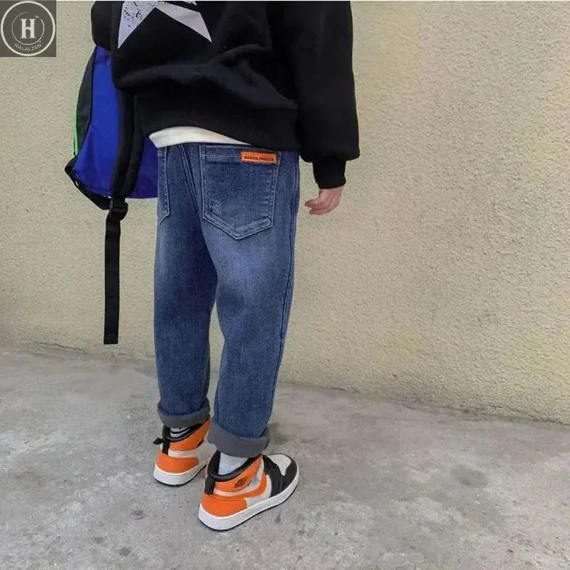 Boys' Pants Thickened One piece Velvet 2023 New Children's Fashionable Loose Jeans for Autumn and Winter Outwear HALALZEN