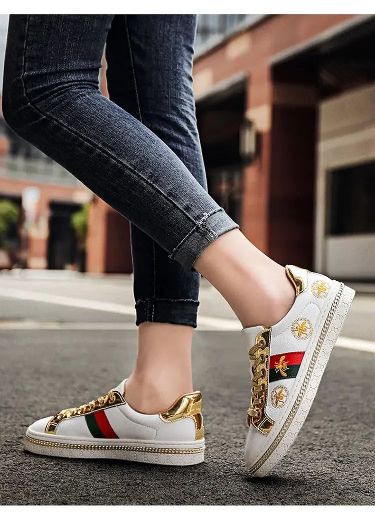 Luxury Brand Embroidered Shoes Casual Flats Soft Sneakers Comfort Mens Skateboarding Shoes Unisex Black White Women Footwear