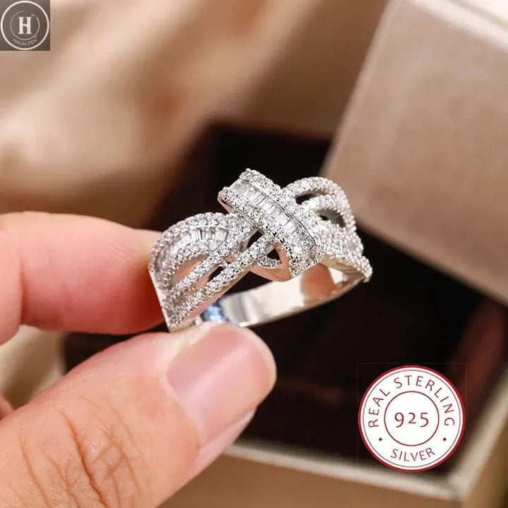 New Luxury Fashion Women 925 Silver Plated Wedding Party Ring Unique Bow Personality Zircon Ring Exquisite Jewelry HALALZEN