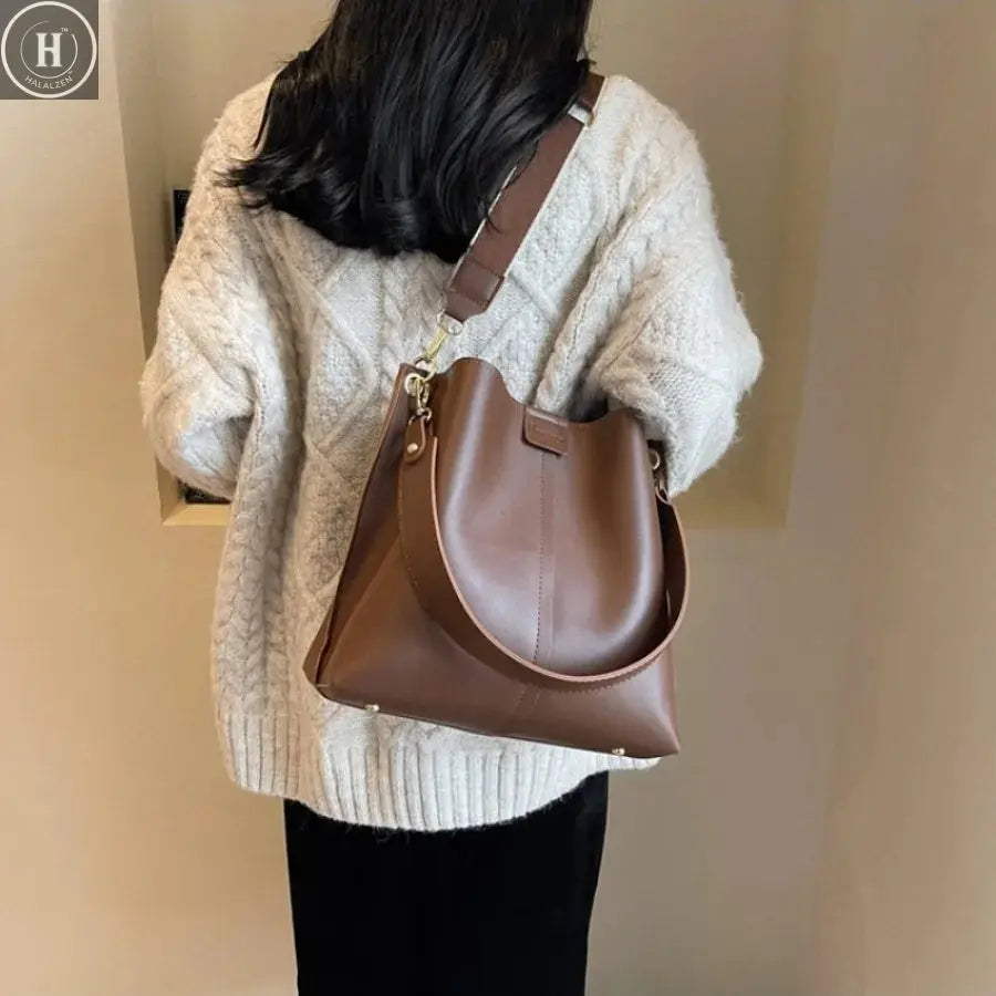 Party Bags for Women's 2025 New Autumn and Winter Fashion Versatile Bucket Bag Niche Commuter Premium Textured Shoulder Bag Caba HALALZEN
