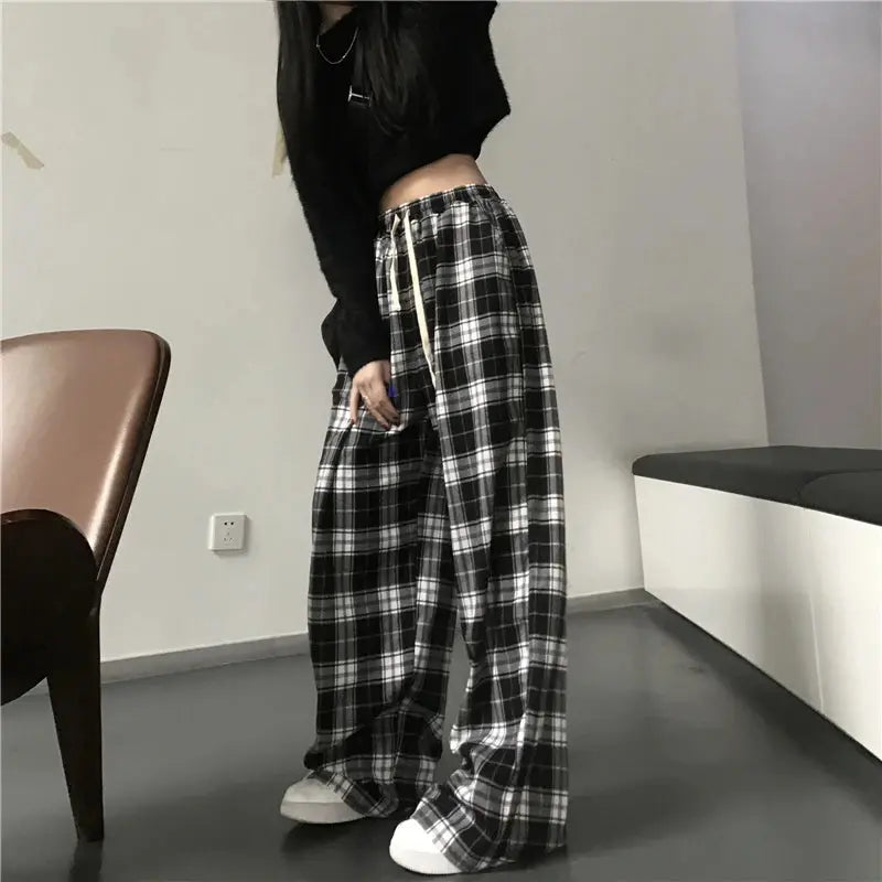 Oversize Women Sweatpants Fashion Black Plaid Casual Pants Baggy Elastic Waist Pockets Student Unisex Hip Hop Loose Trousers Halalzen UK