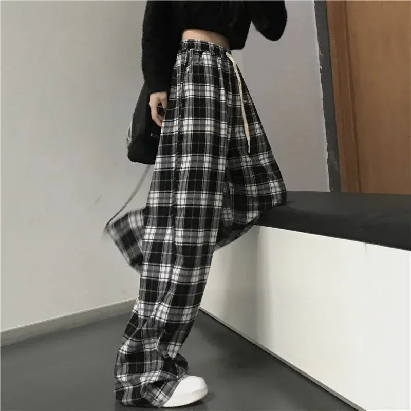 Oversize Women Sweatpants Fashion Black Plaid Casual Pants Baggy Elastic Waist Pockets Student Unisex Hip Hop Loose Trousers Halalzen UK