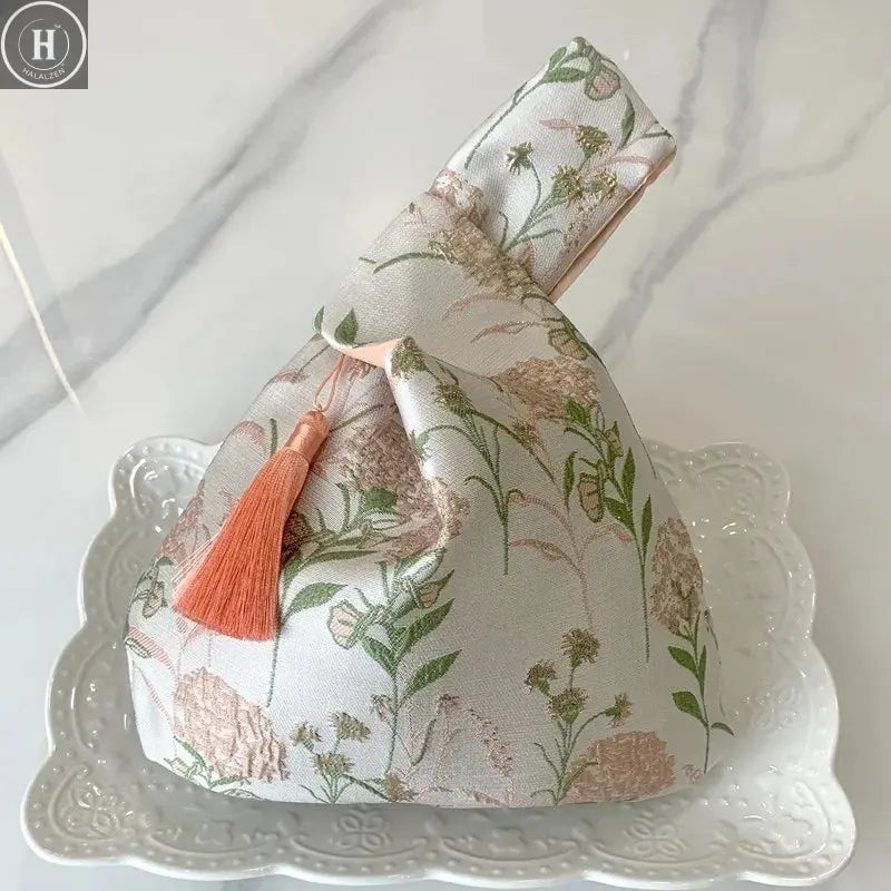 Chinese Style Embroidered Shoulder Bag Elegant Handbag Retro Small Square Bag Wedding Party Luxury Designer Women Evening Clutch HALALZEN