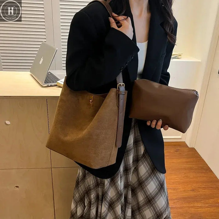 Shoulder Bag Bucket Bag Retro Suede Fur Large Capacity Tote Bag for Women, New Style Versatile Shoulder & Crossbody Bag HALALZEN