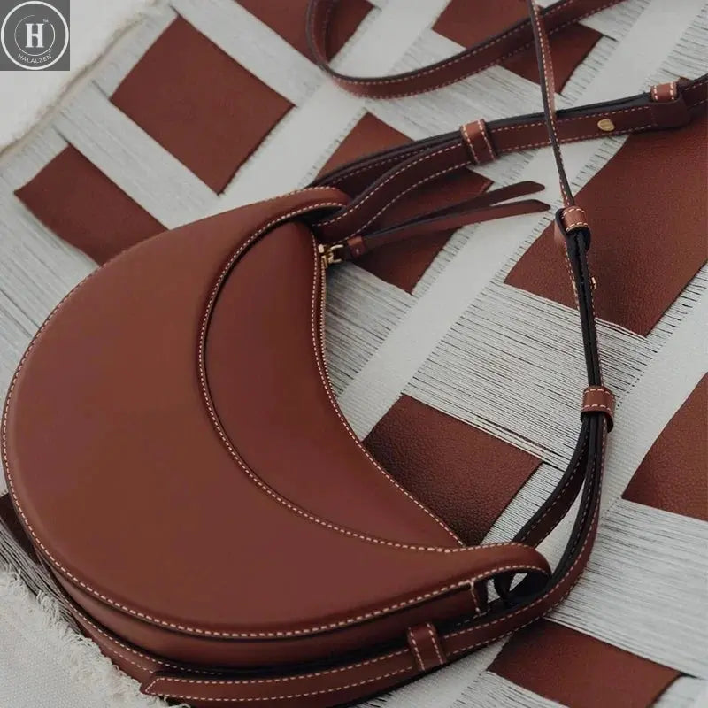 2025 Sac en forme de croissant, sac à bandoulière à fermeture éclair au design de niche HALALZEN