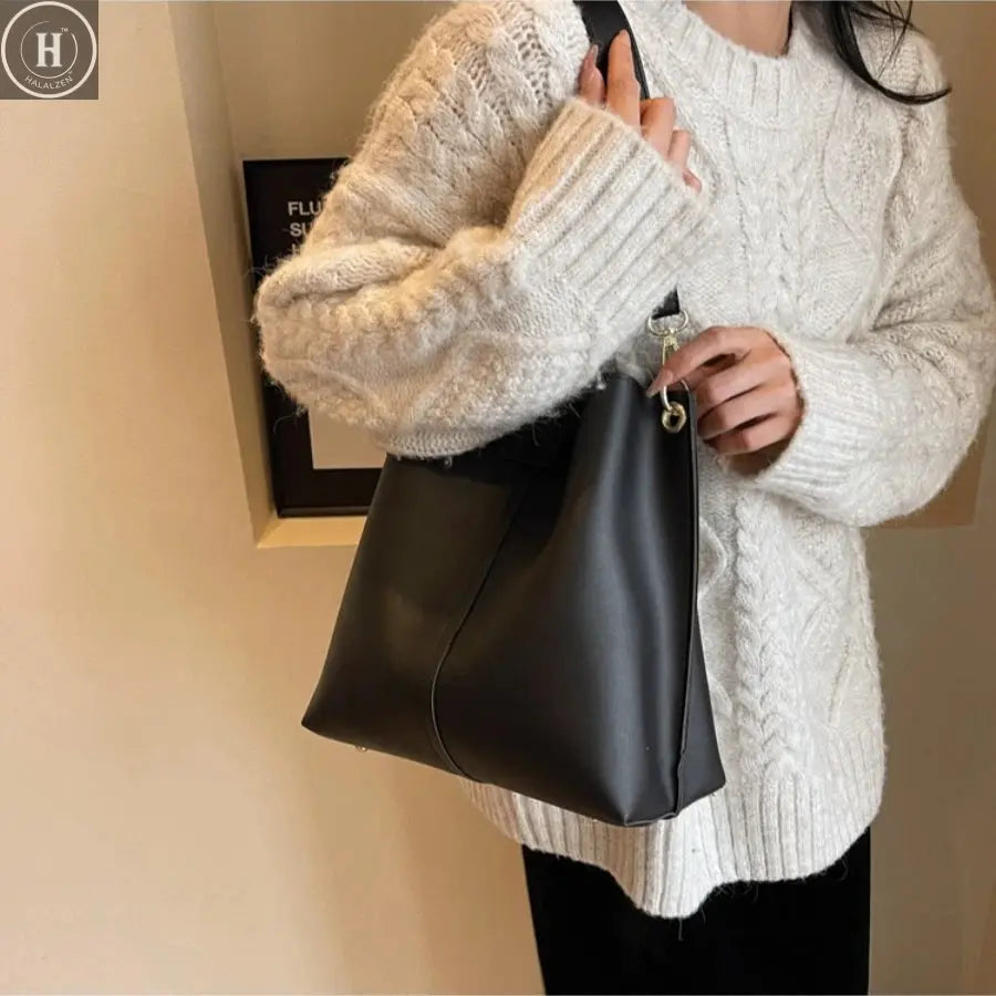 Party Bags for Women's 2025 New Autumn and Winter Fashion Versatile Bucket Bag Niche Commuter Premium Textured Shoulder Bag Caba HALALZEN