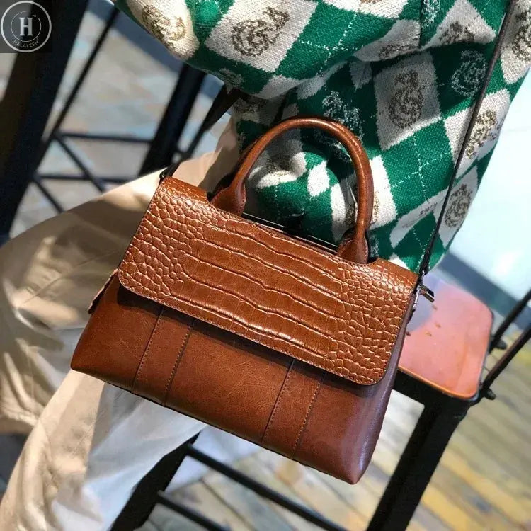 Women's Cow Real Leather Crossbody Bag Female Cowhide Designer Luxury Shoulder Bags Ladies Casual Retro Large Capacity Handbag HALALZEN