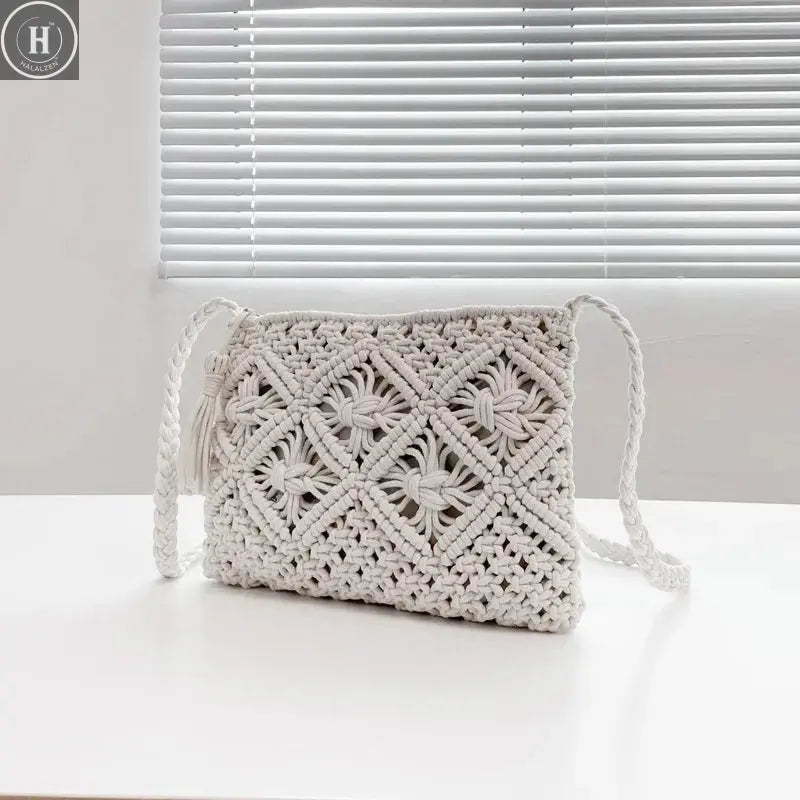 Summer Hollow Straw Bag For Women Tassel Decors Shoulder Messenger Bag Travel Beach Bag Daily Cotton Rope Crossbody Bag HALALZEN