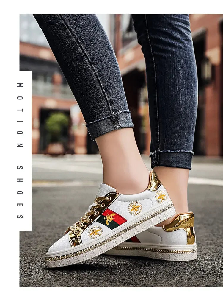 Luxury Brand Embroidered Shoes Casual Flats Soft Sneakers Comfort Mens Skateboarding Shoes Unisex Black White Women Footwear