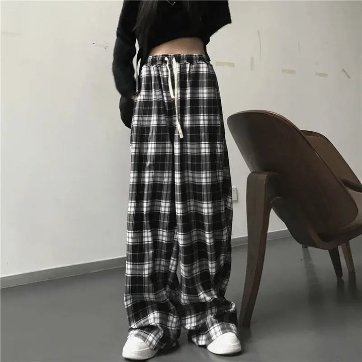 Oversize Women Sweatpants Fashion Black Plaid Casual Pants Baggy Elastic Waist Pockets Student Unisex Hip Hop Loose Trousers Halalzen UK