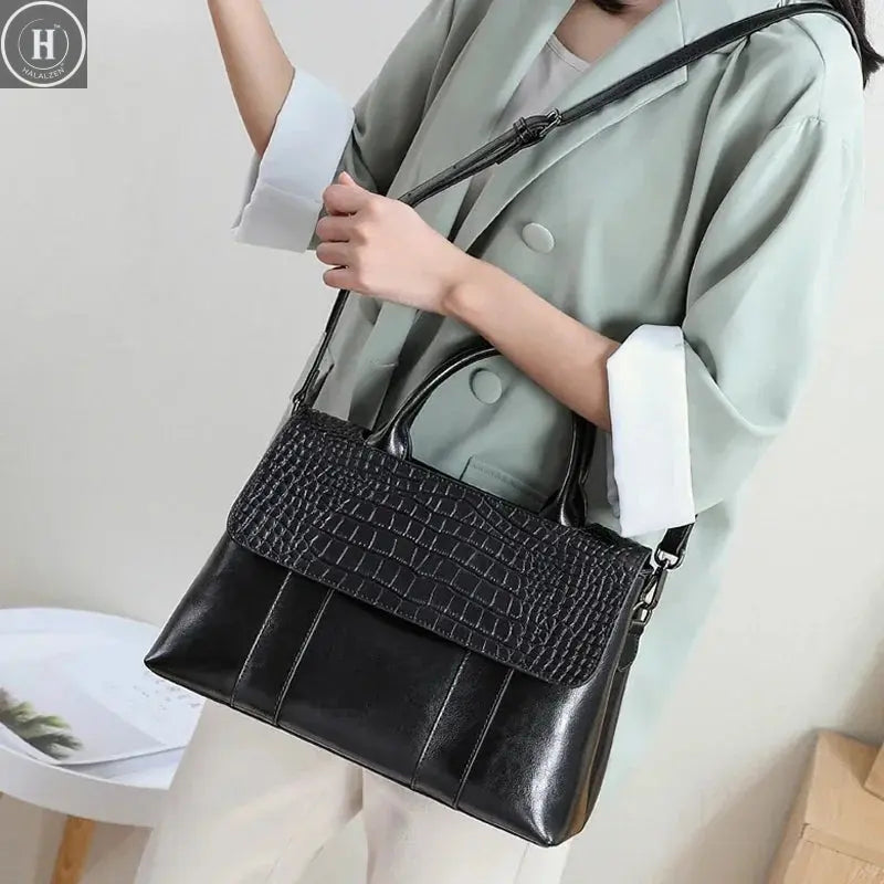 Women's Cow Real Leather Crossbody Bag Female Cowhide Designer Luxury Shoulder Bags Ladies Casual Retro Large Capacity Handbag HALALZEN