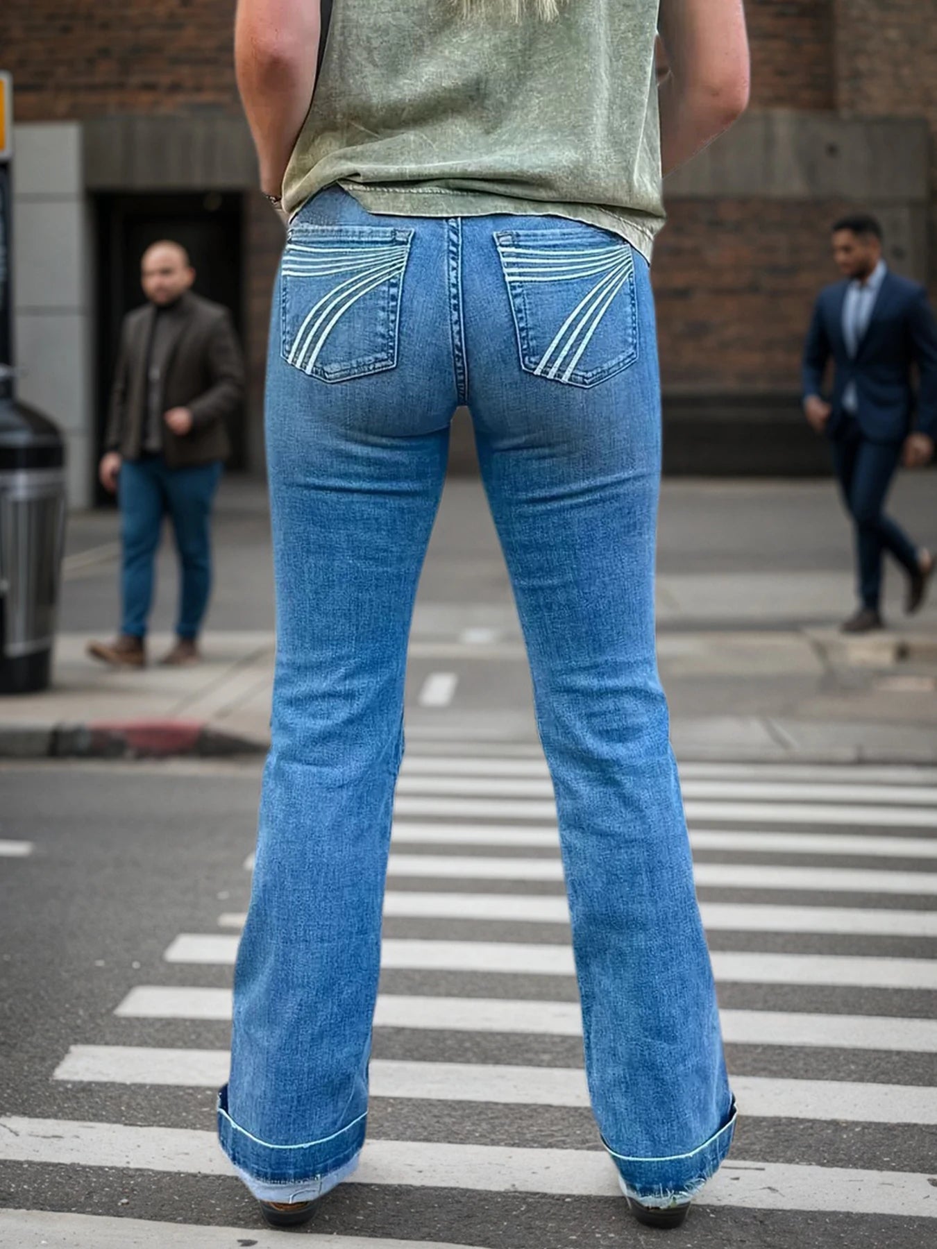 2025 New Women's High Waist Elastic Embroidered Horn Jeans, High Quality Versatile Fashion Casual Jeans, Machine Washable, Suita