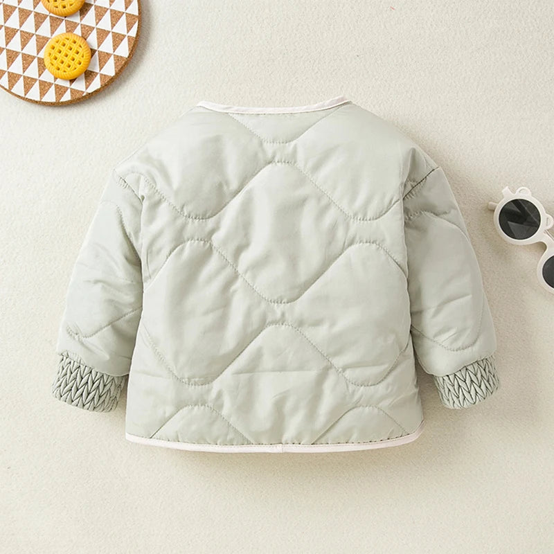 Kids Quilted Puffer Jacket with Hood and Zipper Closure Warm Winter Coat for Boys and Girls Outdoor Outerwear with Pockets