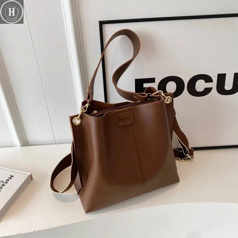 Party Bags for Women's 2025 New Autumn and Winter Fashion Versatile Bucket Bag Niche Commuter Premium Textured Shoulder Bag Caba HALALZEN