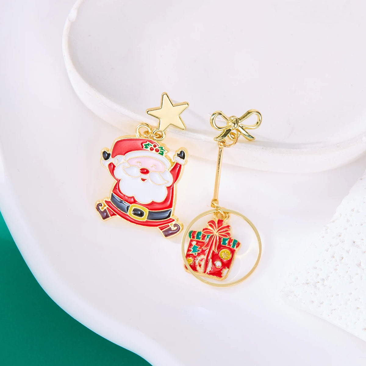 Trendy Asymmetric Xmas Santa Tassel Stud Earrings for Women Jewelry Enamel Christmas Star Tree Gift Box Pierced Dangle Bijoux