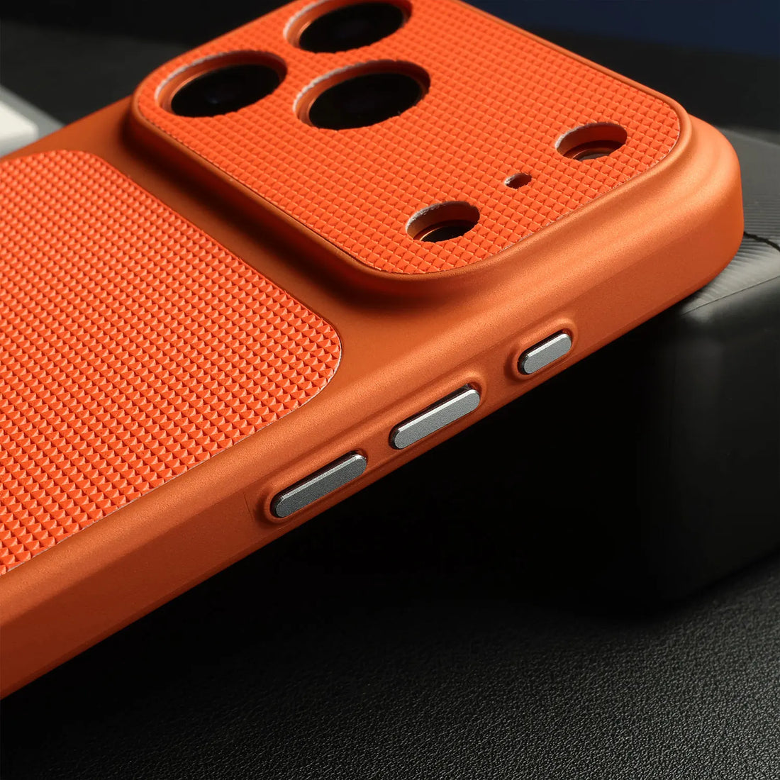 Luxury Instantly Turn 17 Diamond Texture Shockproof Phone Case For iPhone 17 16 15 14 13 12 Pro Max Triangle Pattern Armor Cover