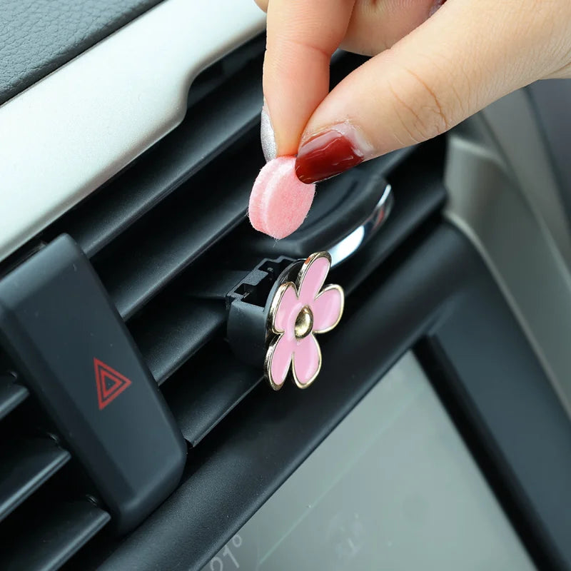 Daisy Car Air Outlet Perfume Clip Cute Mini Flower Aromatherapy Creative Car Interior Decoration Air Freshener Accessories