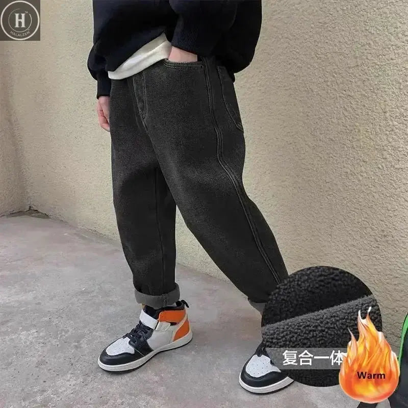 Boys' Pants Thickened One piece Velvet 2023 New Children's Fashionable Loose Jeans for Autumn and Winter Outwear HALALZEN