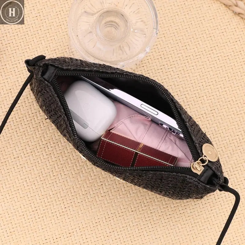 Fresh and simple pastoral shoulder women's bag trendy versatile shoulder bag niche sweet and creative messenger bag HALALZEN