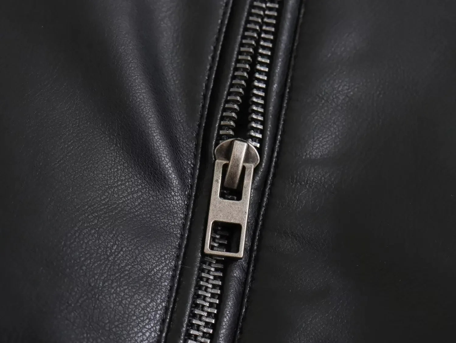 2025 Women's PU Black Zippered Long Sleeve O-Neck Casual Motorcycle Jacket Chic round Neck Tops