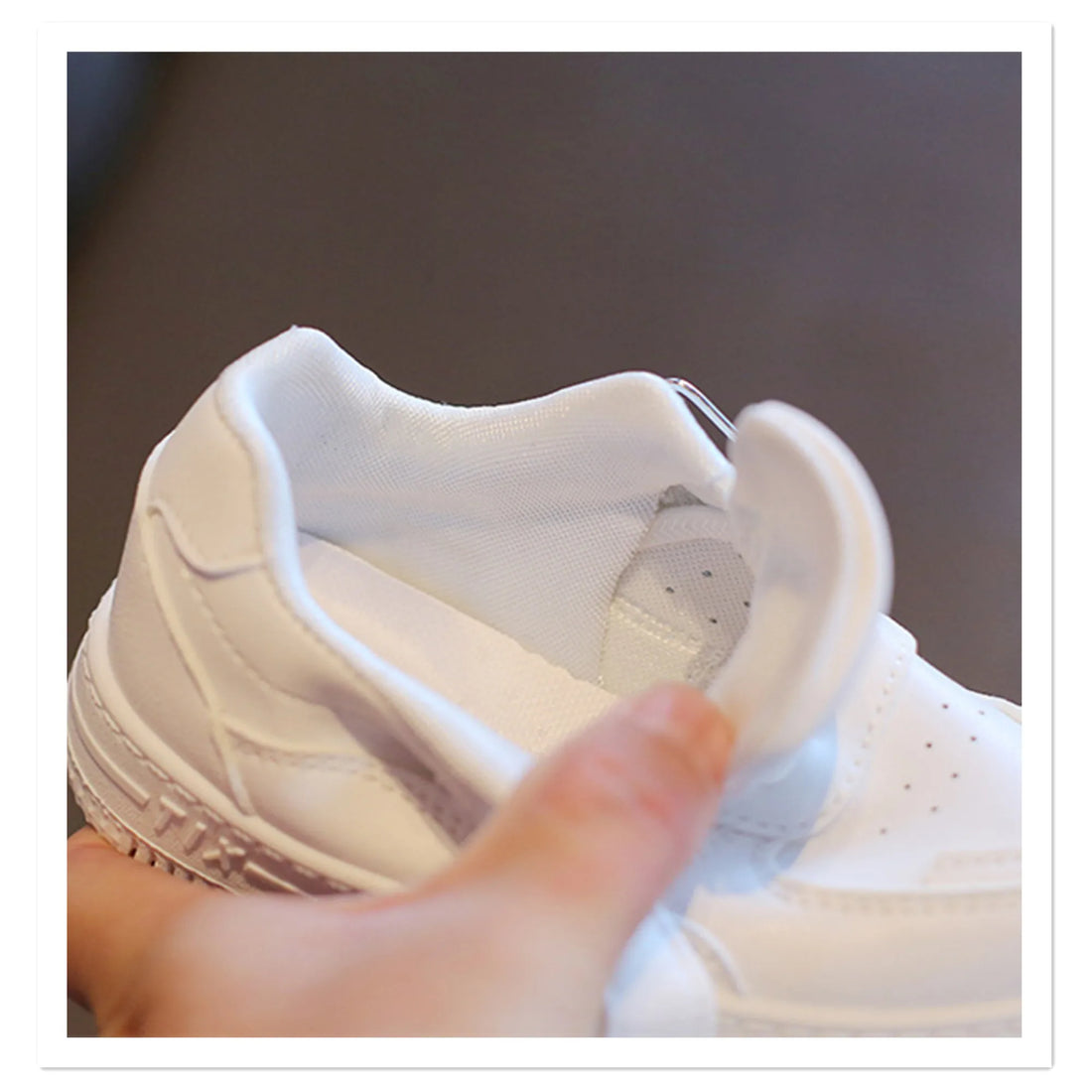 Children's Little White Shoes 2023 Spring and Autumn New Boys and Girls' Sports Shoes Casual Board Shoes Leather Top Soft Sole B