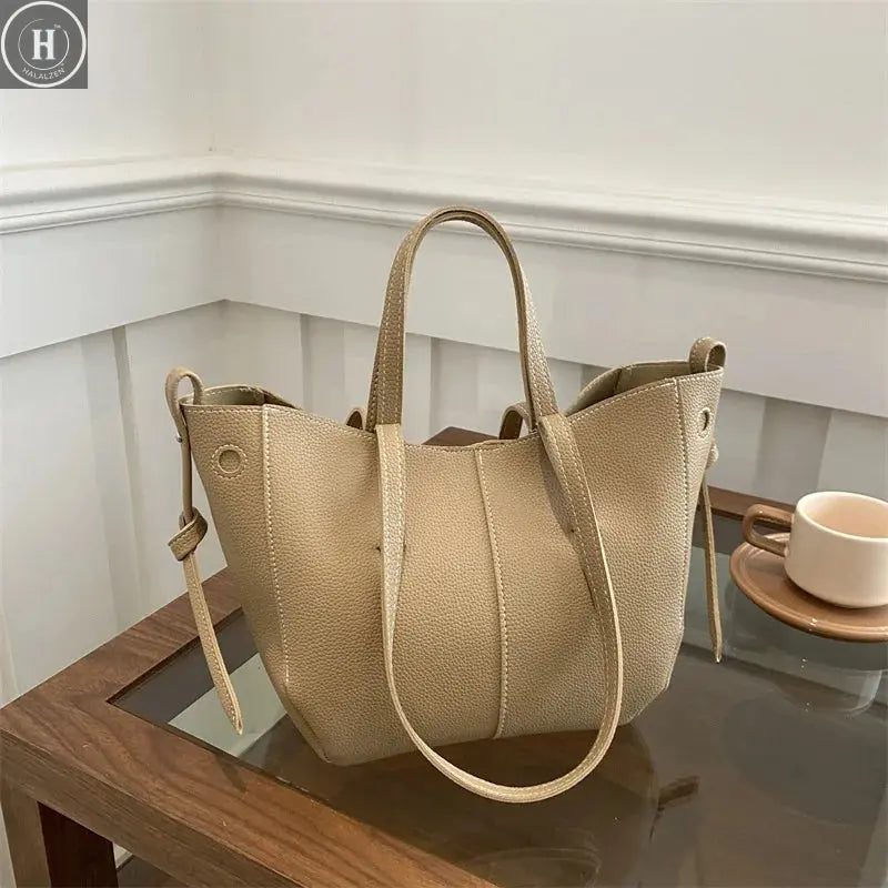Stylish Casual Tote Bag, Large Capacity PU Leather Handbag Women Wing Bag, Fashionable Woman Bags, Commuting Shoulder Armpit Bag HALALZEN