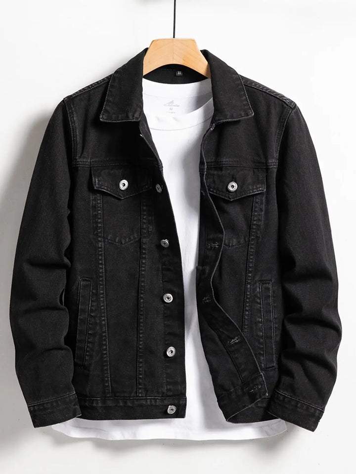 Men's denim jacket for spring and autumn. Black-collar denim coat. Suitable for daily casual wear. Stylish, simple and trendy.